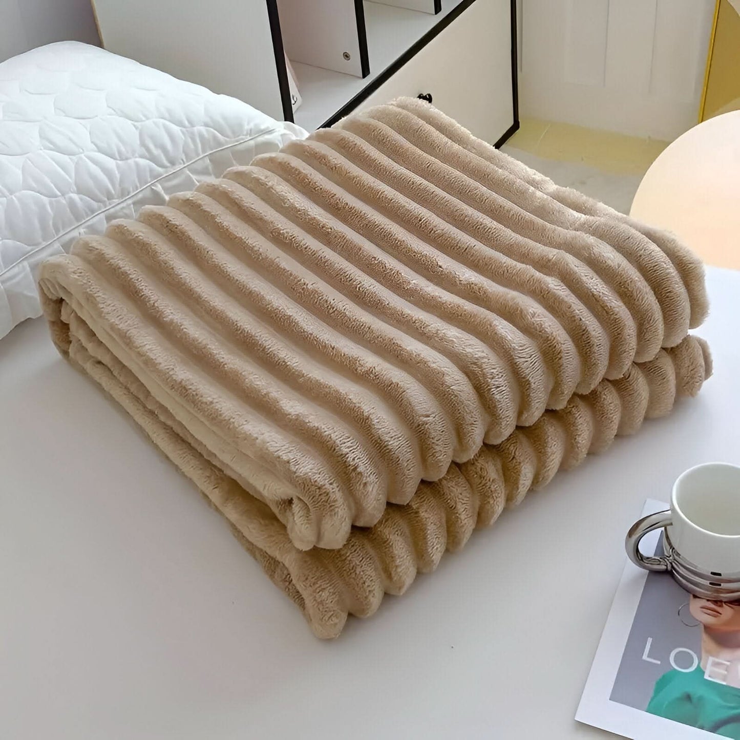 Norvo | STRIPEPLUSH – Myk stripete fleece teppe