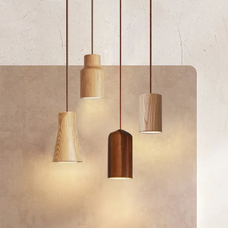 Norvo | Skandinavisk Trependellampe – Minimalistisk Design for Stue og Soverom | Naturlig Treutseende