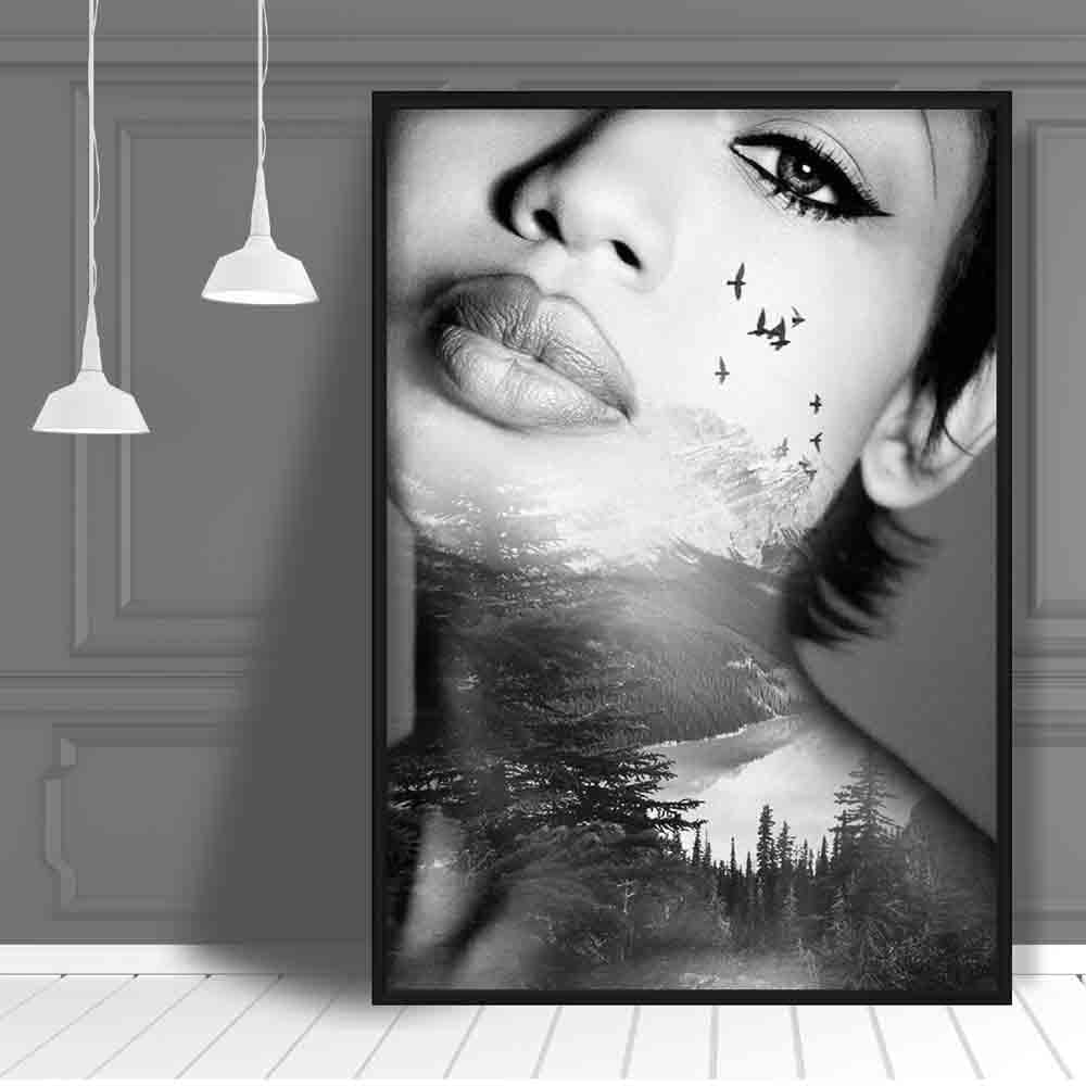 Norvo | Svart og hvit abstrakt fotokunst kvinne og skog