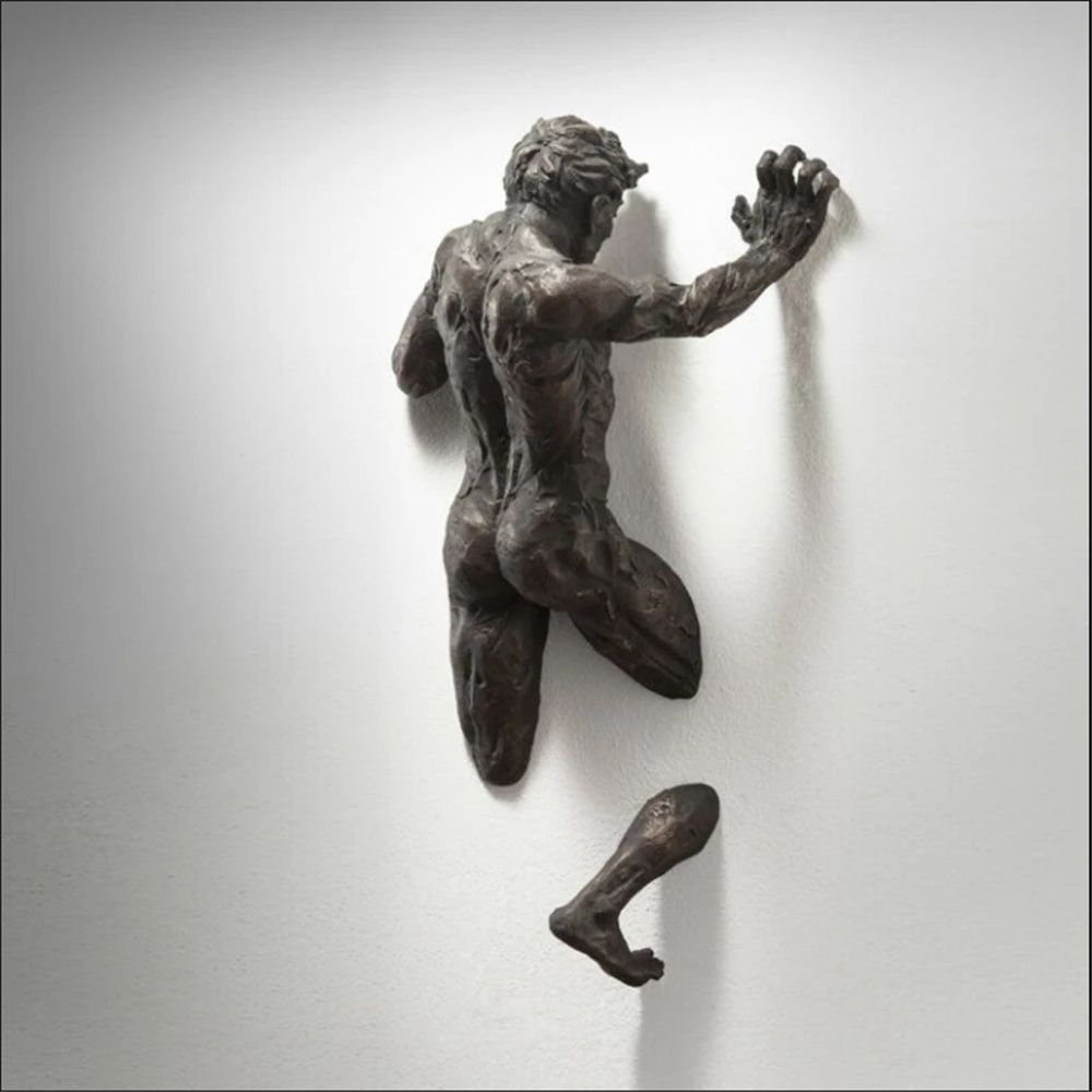 Norvo | Imitasjon Kobber Harpiks Ornament Abstrakt Figur Veggkunst Klatrer 3D Gjennom Vegg Statue Skulptur