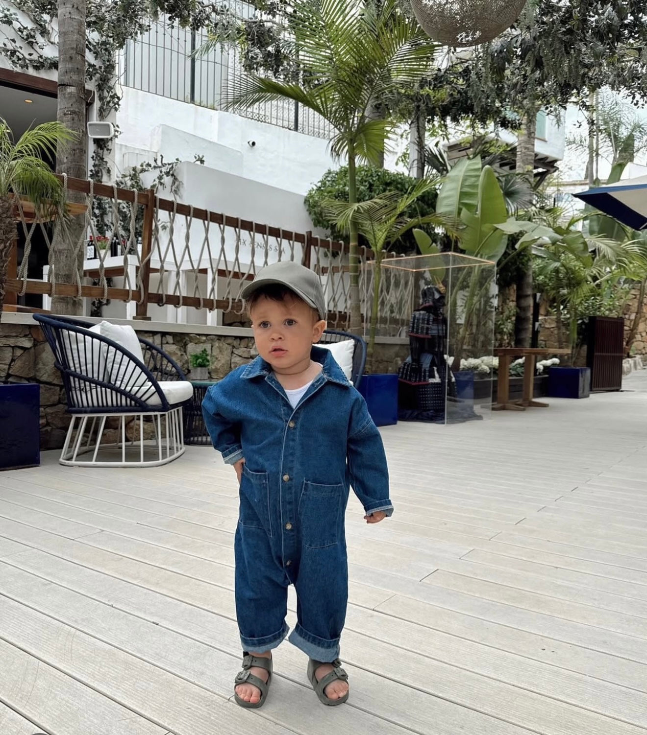 Norvo | Lys blå bomulls-overall for babyer og småbarn – Komfortabel denim-badebukse med trykknap-lukking