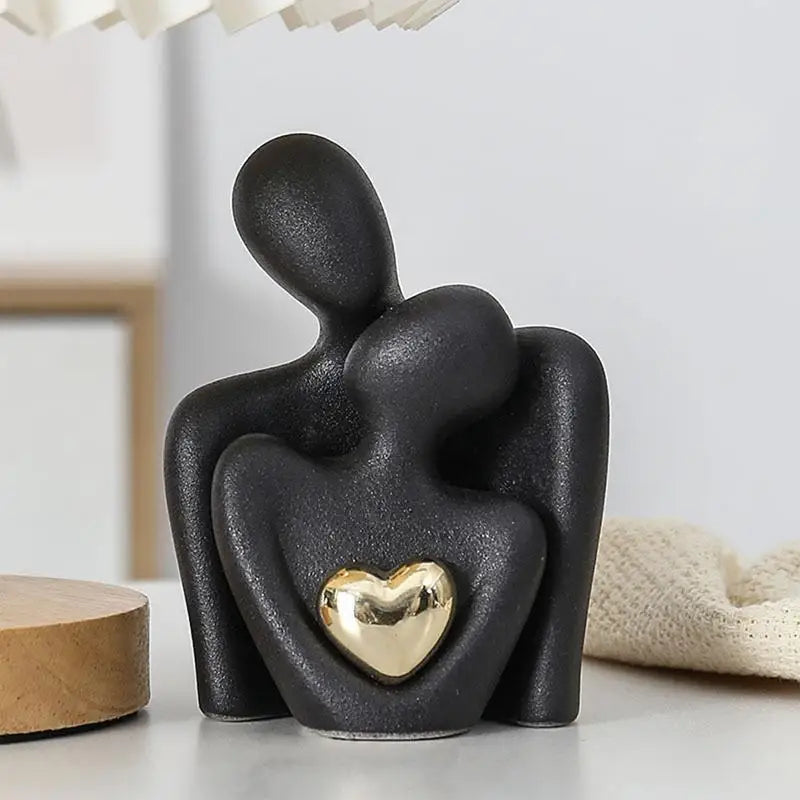 Norvo | Lovers Skulptur Minimalistisk Nordisk Abstrakt Keramisk Figur Kunst Med Gyldent Hjerte Akcent