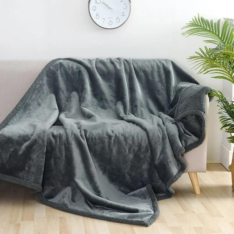 Norvo | Vanntett Plysj Teppe | Flekkbestandig, Vendbart Design for Møbelbeskyttelse og Koselig Komfort