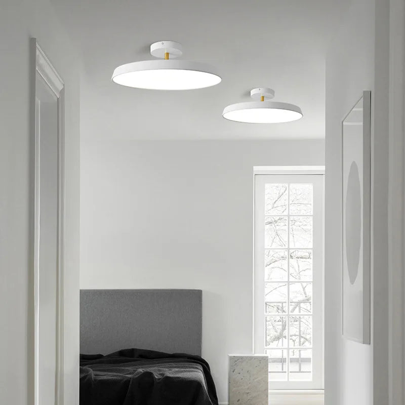 Moderne LED Taklampe for Veranda og Gang – Stilfull Ganglampe i Svart