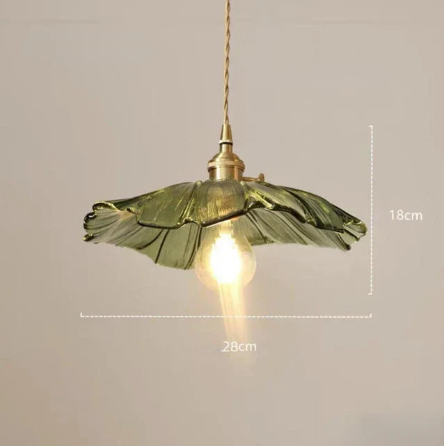 Norvo - Elegant pendel med florale detaljer