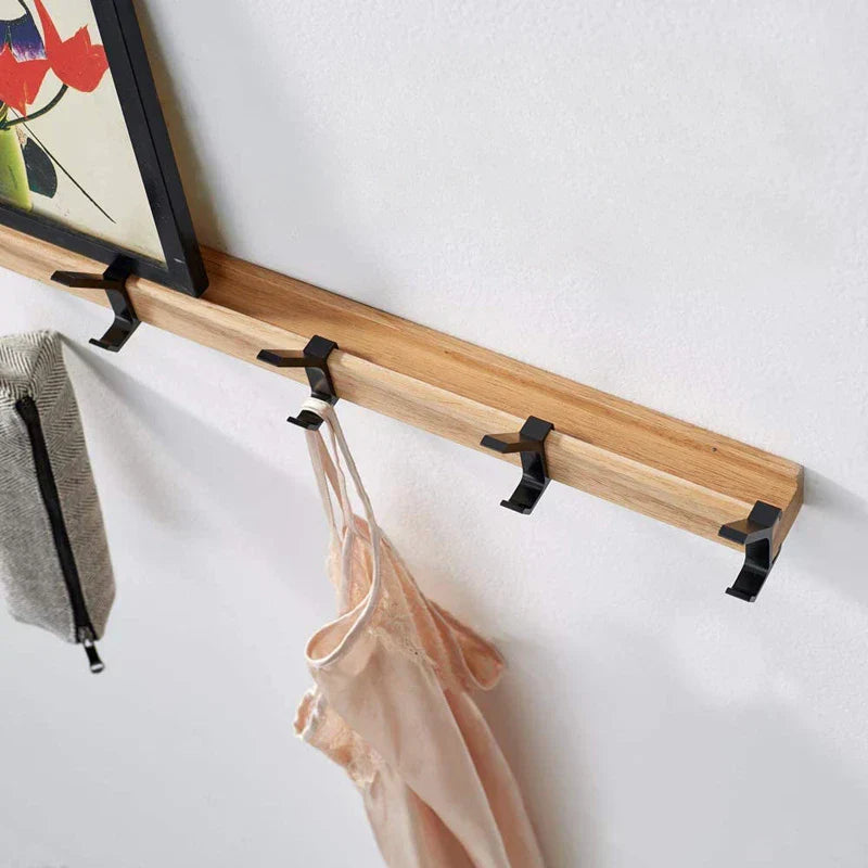 Norvo | Veggskap med flyttbare kroker – Skandinavisk design laget av tre metall