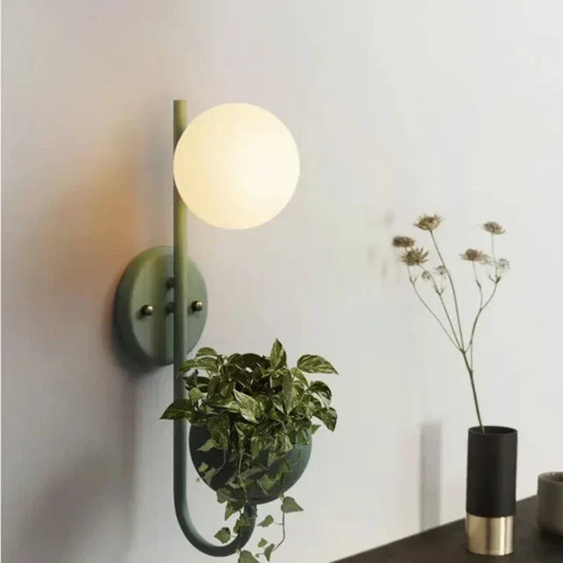 Nordic Vegglampe med Planteholder – Minimalistisk LED-lampe for Stue & Gang