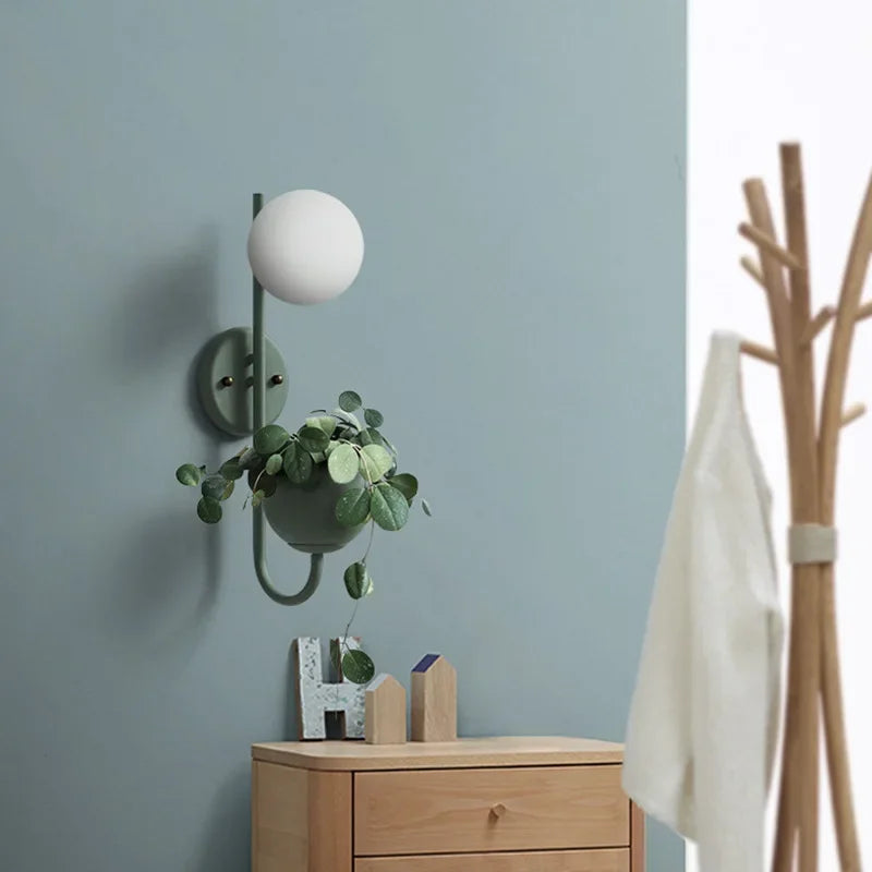 Nordic Vegglampe med Planteholder – Minimalistisk LED-lampe for Stue & Gang