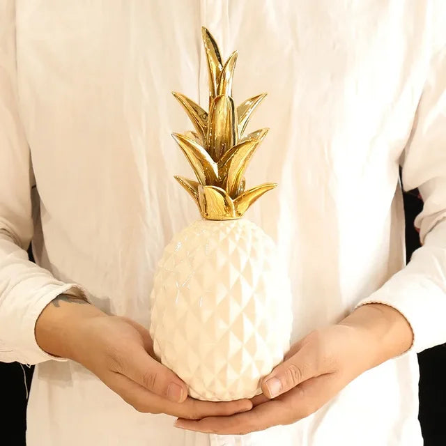 GarduruFigure Dekor Ananas Gull | Elegant Interiørdekorasjon | Skulptur i Hvitt, Gull og Svart
