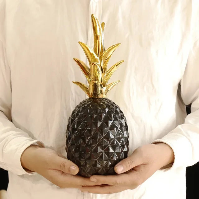 GarduruFigure Dekor Ananas Gull | Elegant Interiørdekorasjon | Skulptur i Hvitt, Gull og Svart
