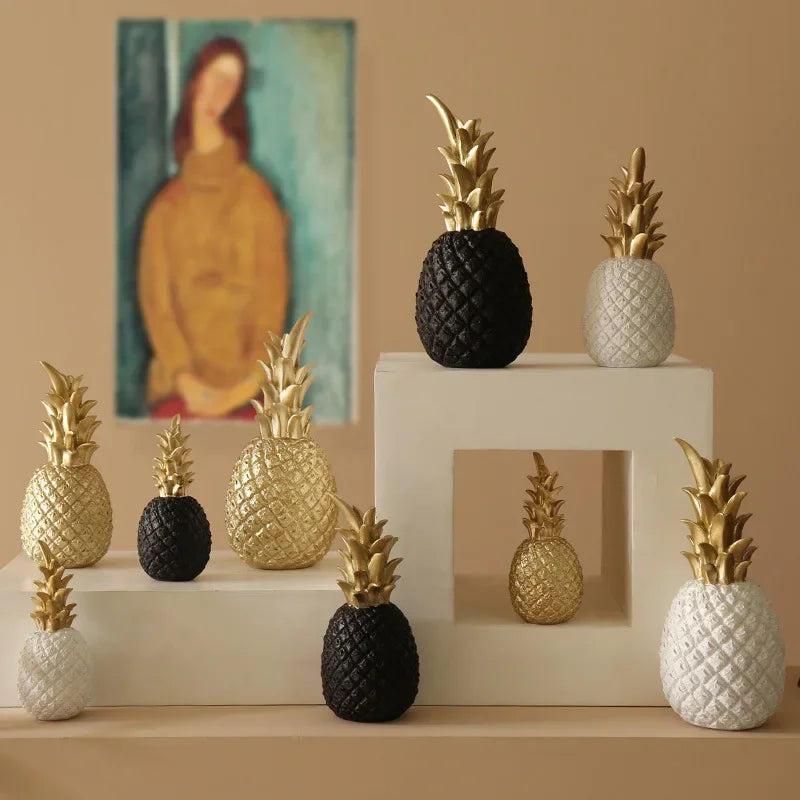 GarduruFigure Dekor Ananas Gull | Elegant Interiørdekorasjon | Skulptur i Hvitt, Gull og Svart