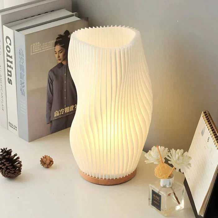 Norvo | USB-Drevet & Elegant Bølgedesign Bordlampe | WaveGlow