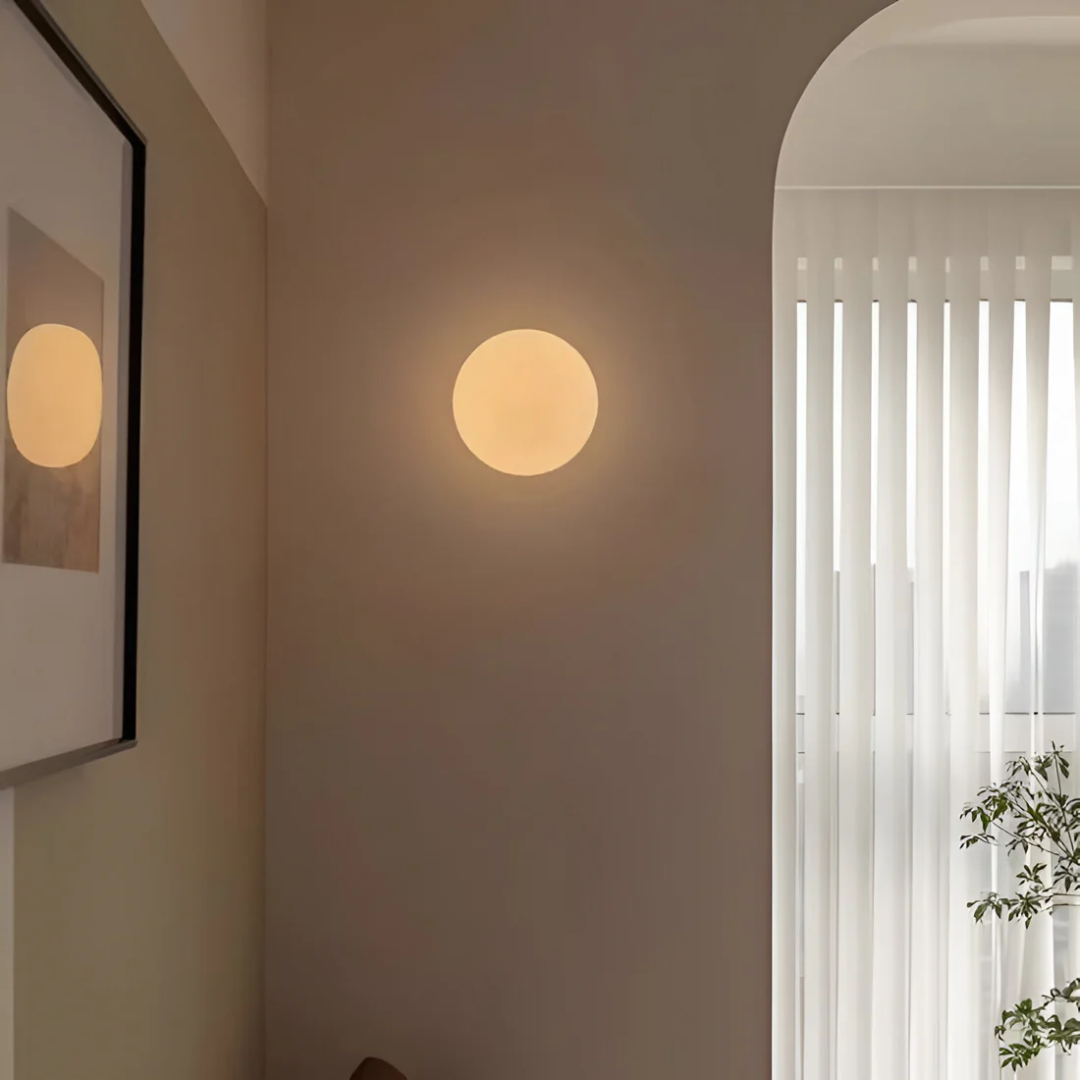 Norvo | Moderne Glass Vegglampe for Elegant Ambient Belysning