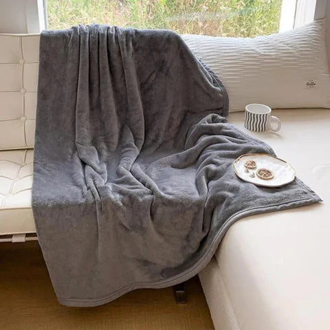 Norvo | Vanntett Plysj Teppe | Flekkbestandig, Vendbart Design for Møbelbeskyttelse og Koselig Komfort