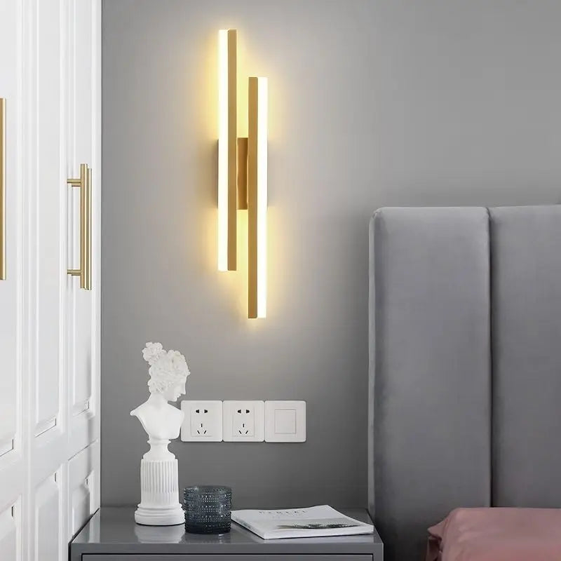 Norvo | Moderne LED Vegglampe: Svart/Gull Akryl Romdekorasjonslys