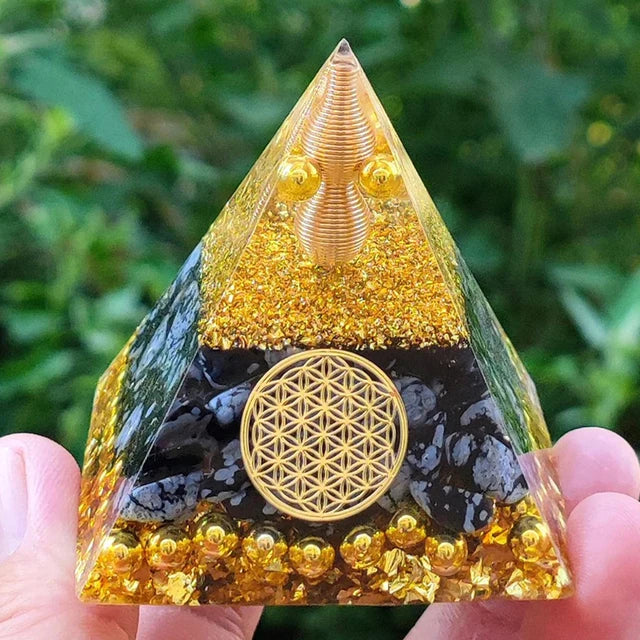 Norvo | Amethyst Peridot Orgone Pyramide - Energigenerator Krystall Reiki Chakra Orgonitt Meditasjonsverktøy
