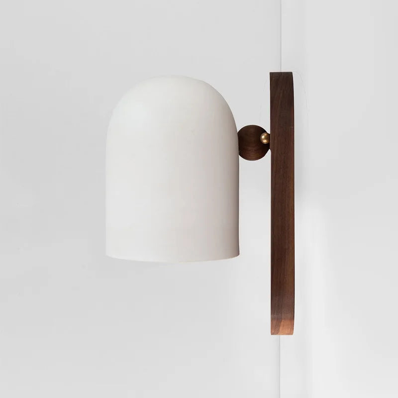 Norvo | TimberSoul – Wabi-Sabi Valnøtt Vegglampe for Naturlig Atmosfære