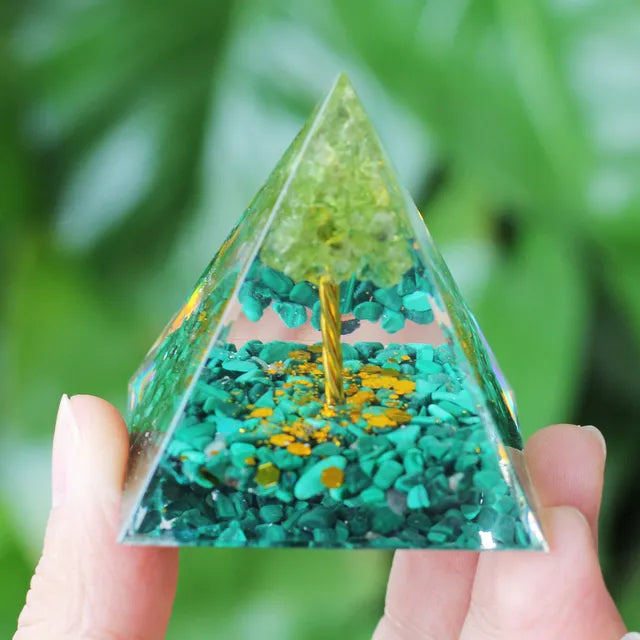 Norvo | Amethyst Peridot Orgone Pyramide - Energigenerator Krystall Reiki Chakra Orgonitt Meditasjonsverktøy
