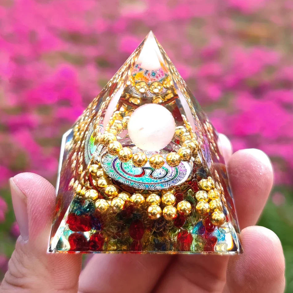 Norvo | Orgonitt-pyramide helbredelse krystaller energigenerator med ametyst pendel - Reiki chakra meditasjonsverktøy og romdekor