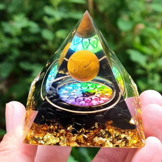 Norvo | Amethyst Peridot Orgone Pyramide - Energigenerator Krystall Reiki Chakra Orgonitt Meditasjonsverktøy