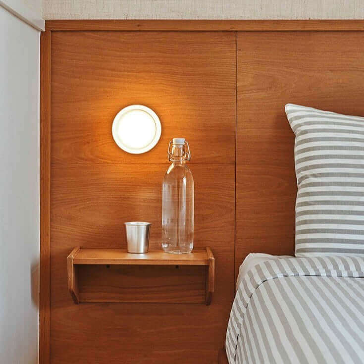 Norvo | Futuristisk og unik solid Plexiglass vegglampe