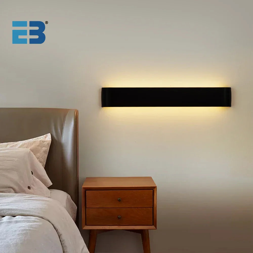 Norvo | Moderne LED Vegglampe - Allsidig Belysningsløsning for Soverom, Kjøkken og Stue