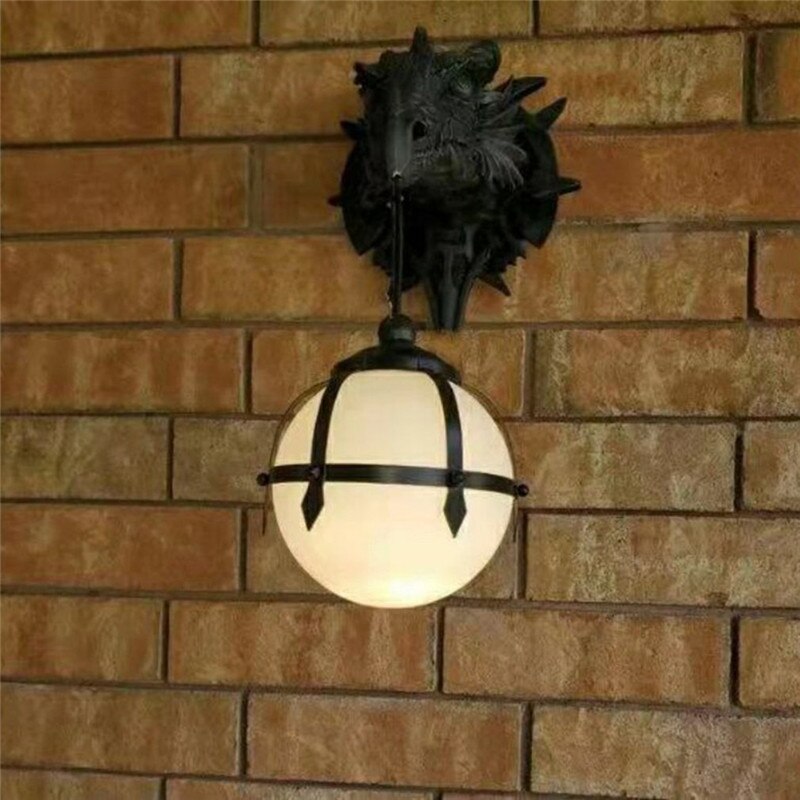 Norvo | LED-lanterne med dragehode laget av harpiks for unik Halloween-dekorasjon