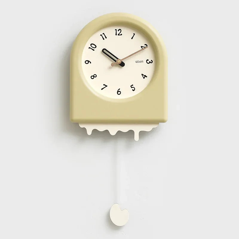 CremePendulum Klokke - Koreansk Veggklokke med Moderne Design