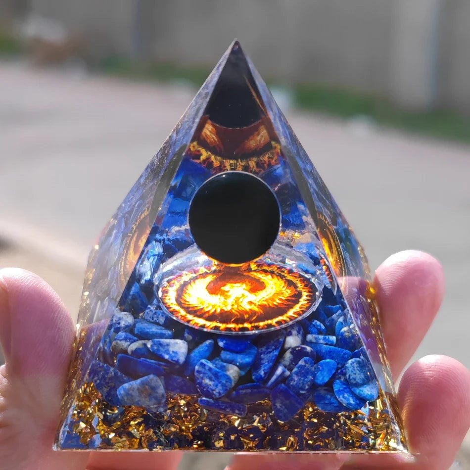 Norvo | Orgonitt-pyramide helbredelse krystaller energigenerator med ametyst pendel - Reiki chakra meditasjonsverktøy og romdekor