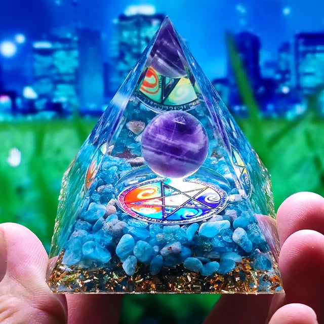 Norvo | Amethyst Peridot Orgone Pyramide - Energigenerator Krystall Reiki Chakra Orgonitt Meditasjonsverktøy