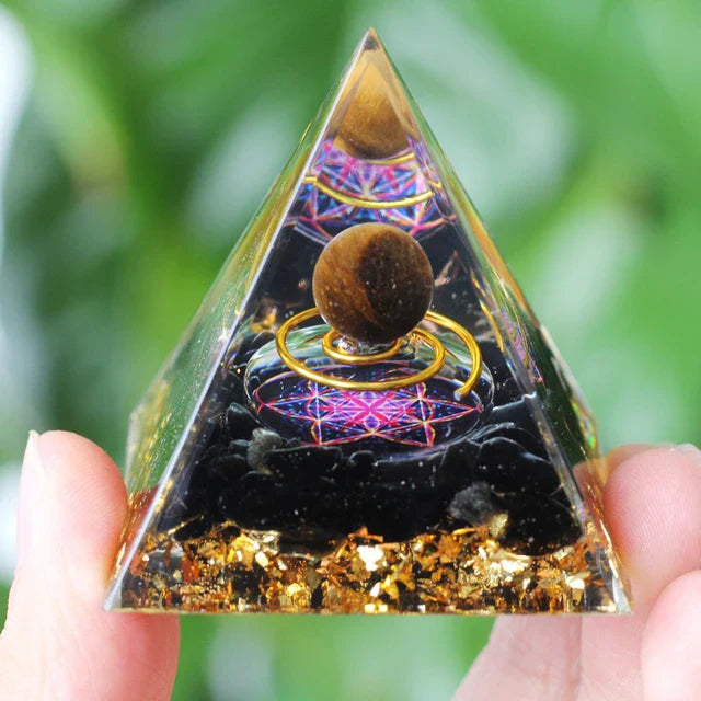 Norvo | Amethyst Peridot Orgone Pyramide - Energigenerator Krystall Reiki Chakra Orgonitt Meditasjonsverktøy