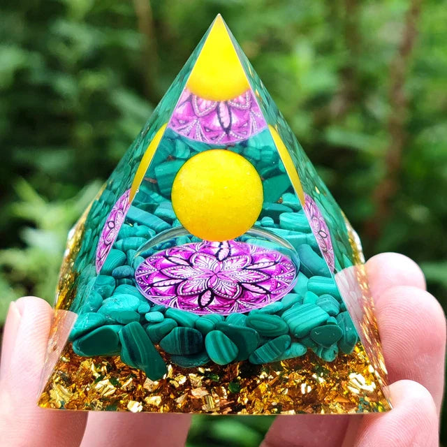 Norvo | Amethyst Peridot Orgone Pyramide - Energigenerator Krystall Reiki Chakra Orgonitt Meditasjonsverktøy