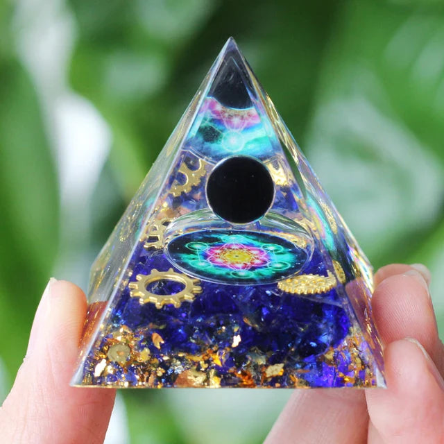 Norvo | Amethyst Peridot Orgone Pyramide - Energigenerator Krystall Reiki Chakra Orgonitt Meditasjonsverktøy