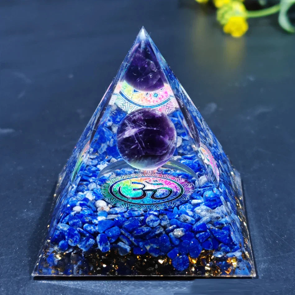 Norvo | Orgonitt-pyramide helbredelse krystaller energigenerator med ametyst pendel - Reiki chakra meditasjonsverktøy og romdekor