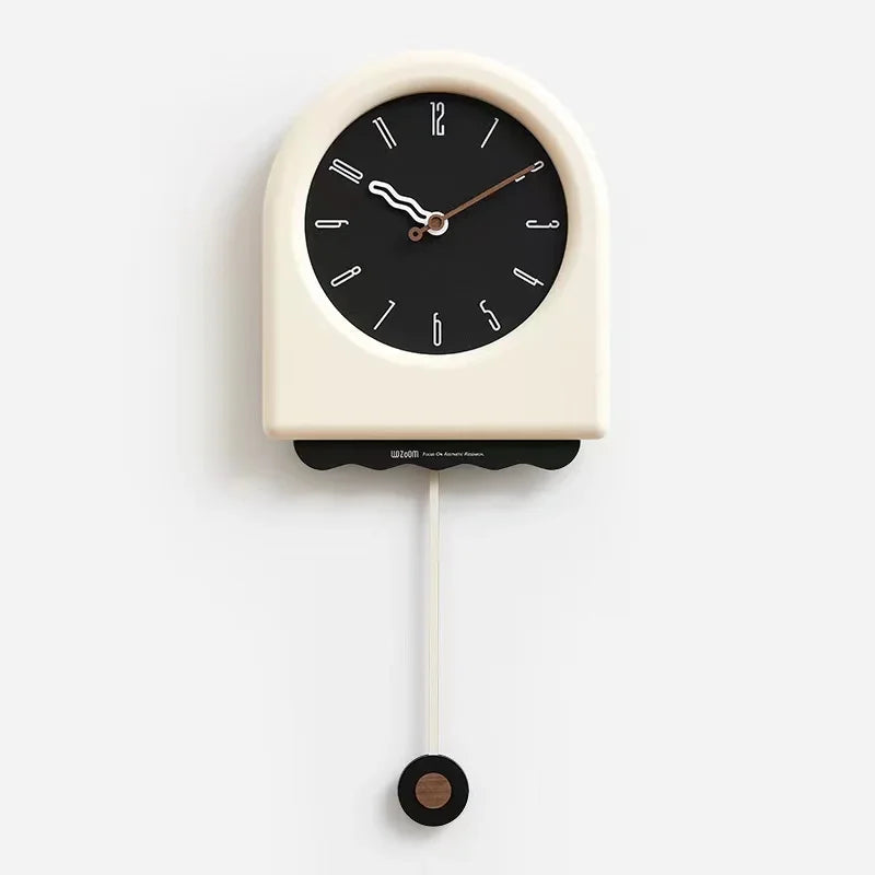 CremePendulum Klokke - Koreansk Veggklokke med Moderne Design