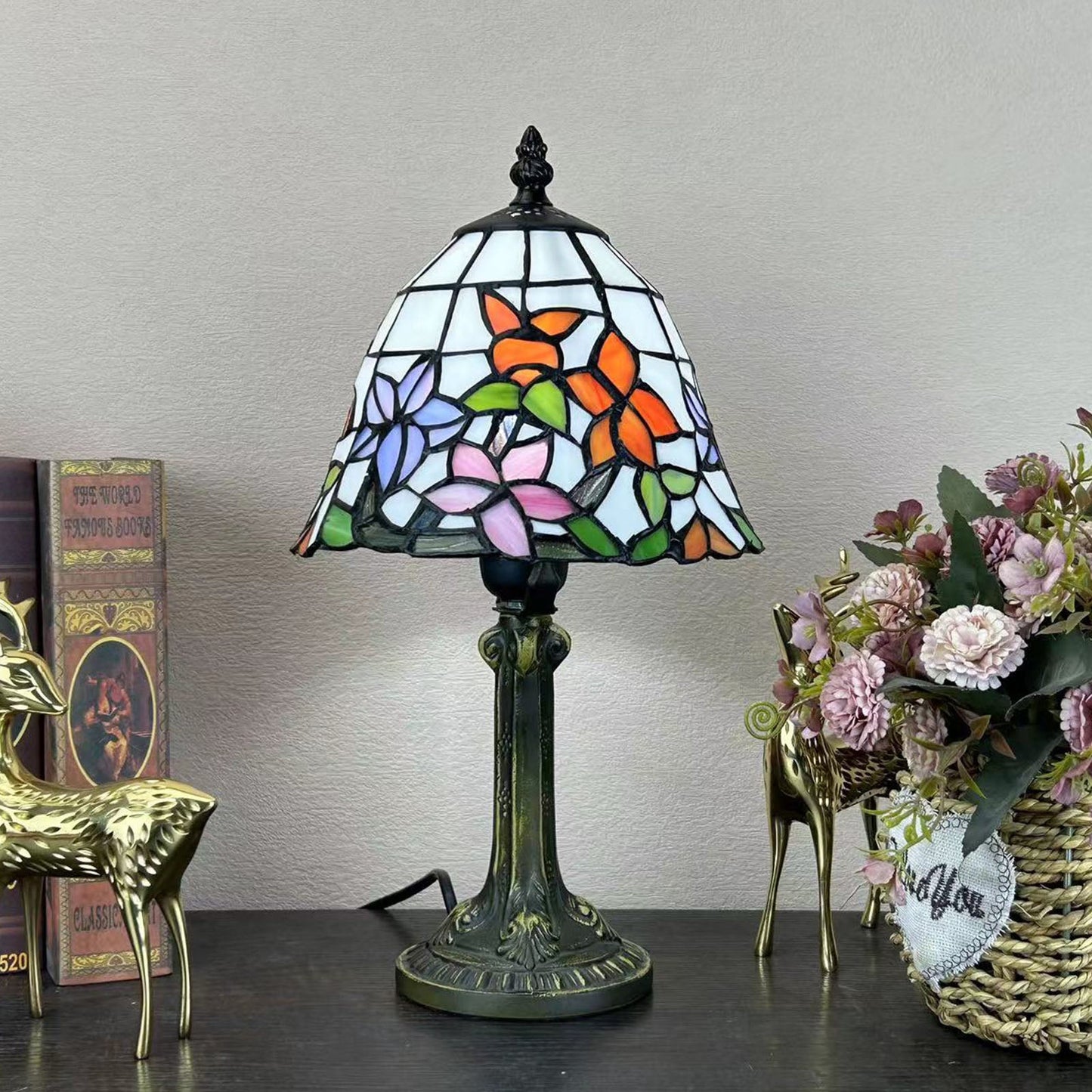 Norvo | Tradisjonell Tiffany Legert Glasskuppel Blomst 1-Lampe Bordlampe for Nattbord