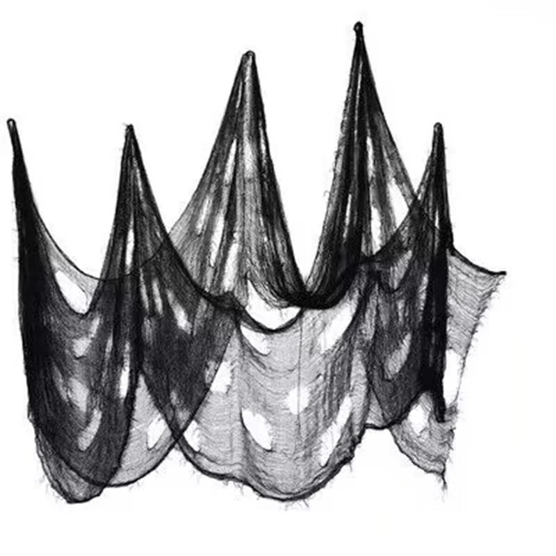 Norvo | Hengende dekorasjon laget av svart gasbind til Halloween — perfekt for vegger, peis og dører