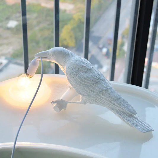 Norvo | Moderne Lucky Bird Bordlampe – Kreativ Resin Dyre Design for Soverom og Stue