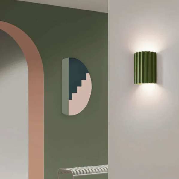 Norvo | Moderne Harpiks Vegglampe | Dobbelsidig Lysdiffusjon & Ideell for Moderne Oppholdsrom, Soverom, Gangene