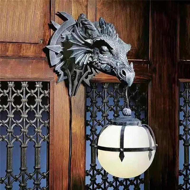 Norvo | LED-lanterne med dragehode laget av harpiks for unik Halloween-dekorasjon