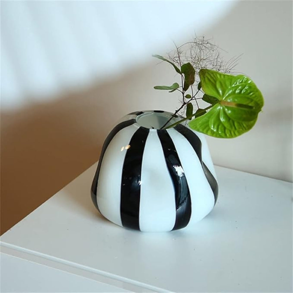 Norvo | Thurid Glass Striped Pumpkin Vase