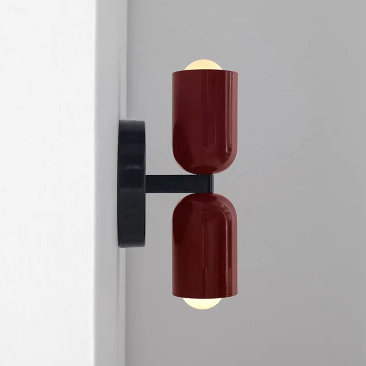 Norvo | Dobbel Hode Vegglampe Svart Base