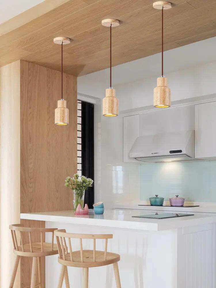Norvo | Skandinavisk Trependellampe – Minimalistisk Design for Stue og Soverom | Naturlig Treutseende