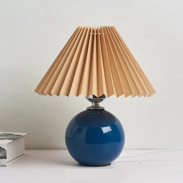 Elegant Bordlampe i Vintage Stil - Antikk Design med Foldsavt Lampeskjerm, Retro Bordlys for Stue og Soverom, Dekorativ og Stilfull