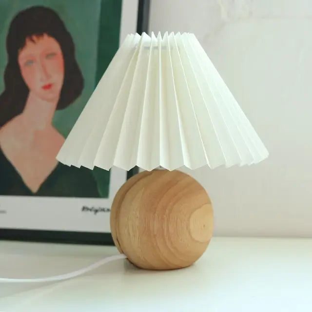 Elegant Bordlampe i Vintage Stil - Antikk Design med Foldsavt Lampeskjerm, Retro Bordlys for Stue og Soverom, Dekorativ og Stilfull