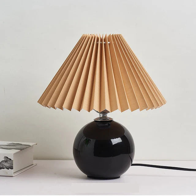 Elegant Bordlampe i Vintage Stil - Antikk Design med Foldsavt Lampeskjerm, Retro Bordlys for Stue og Soverom, Dekorativ og Stilfull