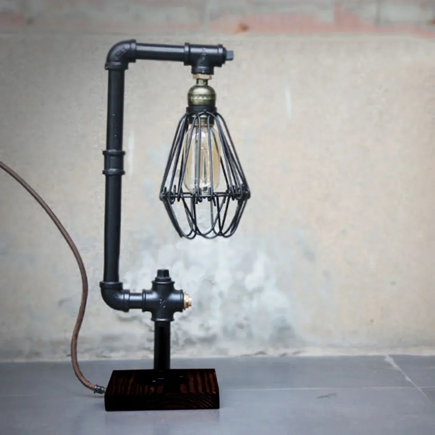 Norvo | RetroCharm – Retro bordlampe laget av metall