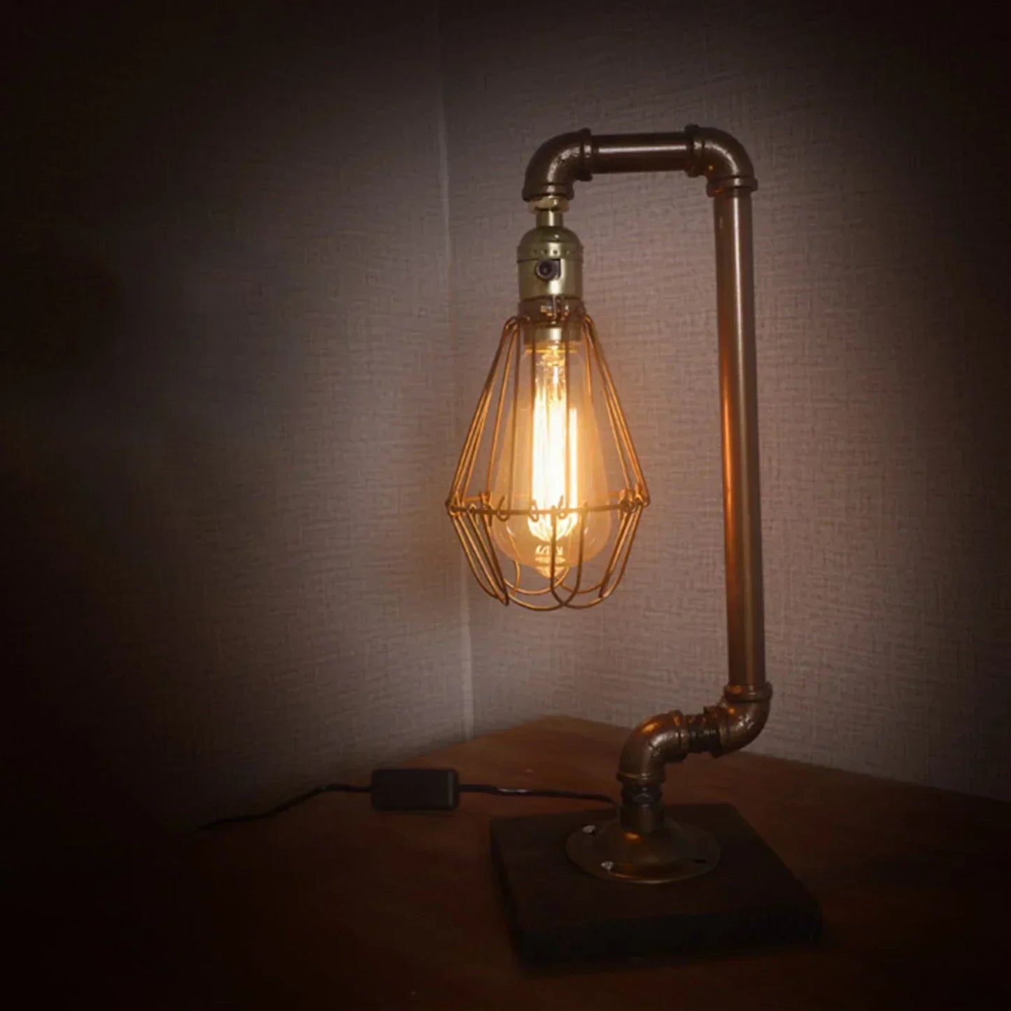 Norvo | RetroCharm – Retro bordlampe laget av metall