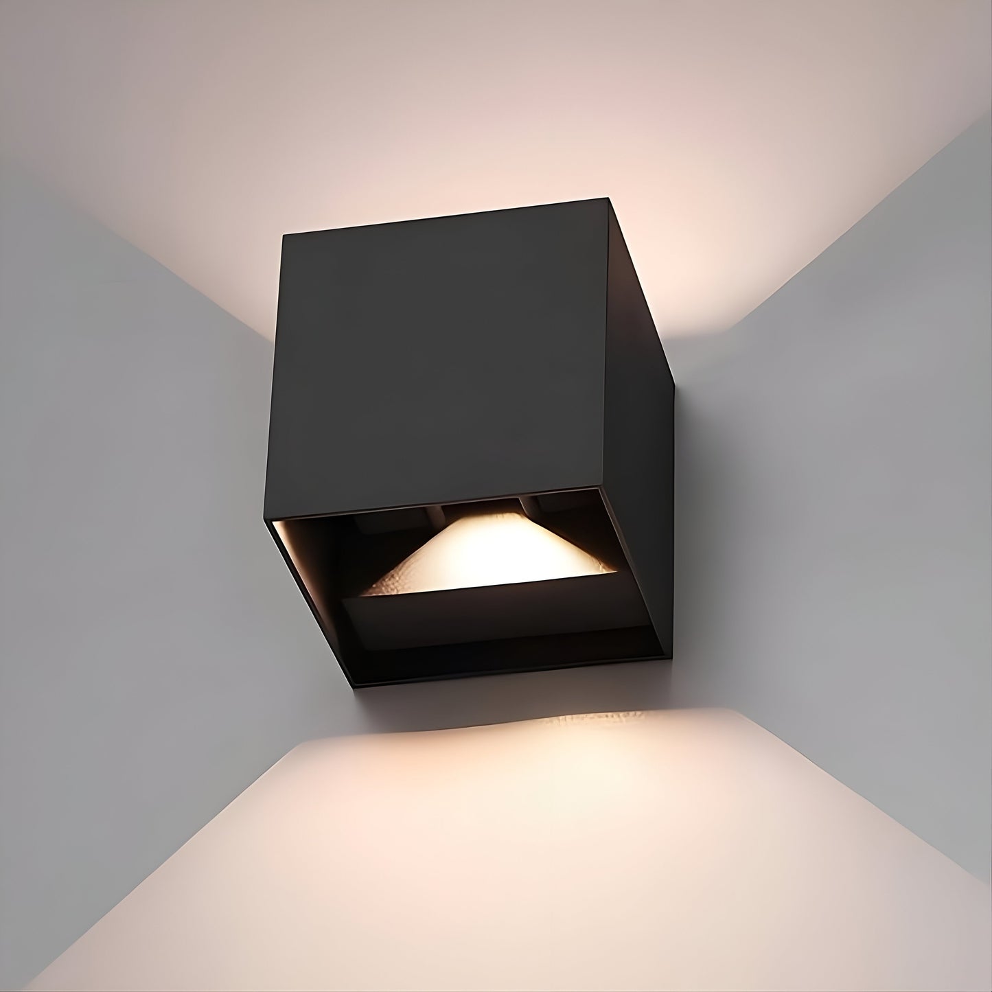 Norvo | Moderne Vegglampe | LED Design