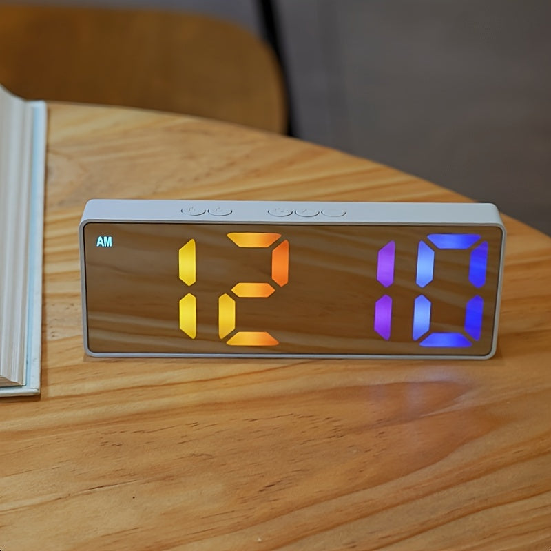 BrightTime Klokke - Belyst LED Vekkerklokke med Dato